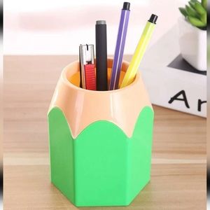 Set of 3 Pencil shaped pencil holder new in packaging
